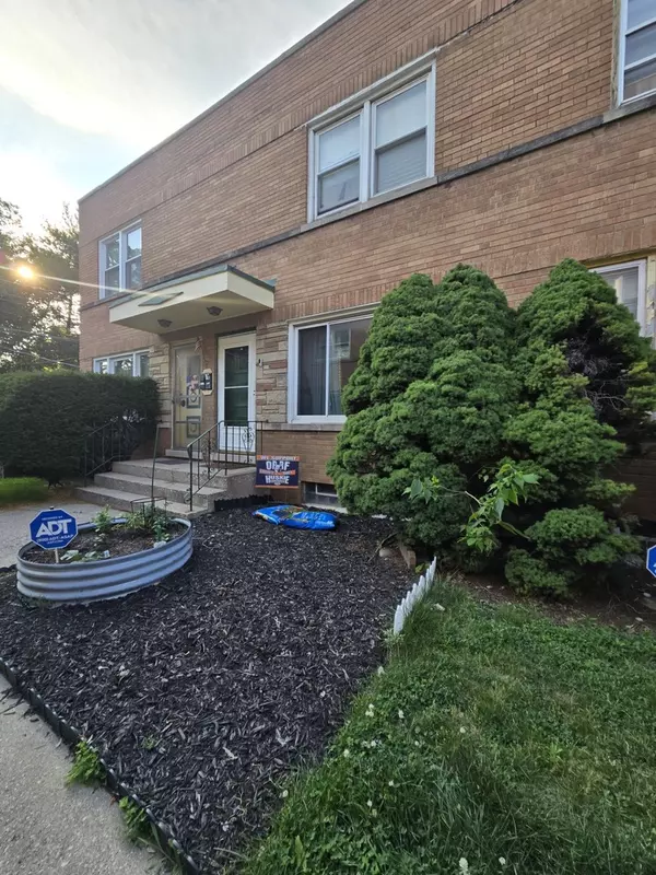 1007 S Oak Park AVE #E, Oak Park, IL 60304