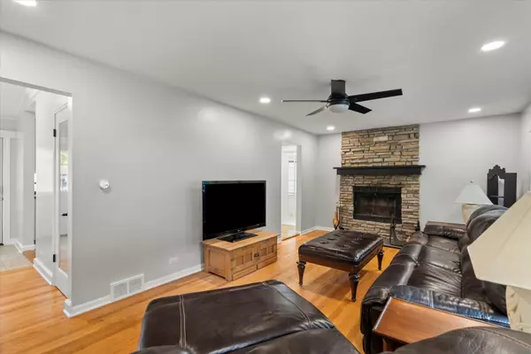 Carol Stream, IL 60188,23W500 Burdette AVE