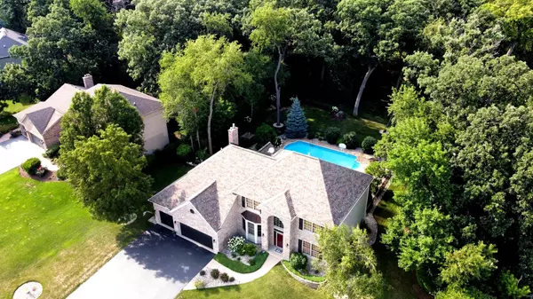 3510 Braberry LN, Crystal Lake, IL 60012