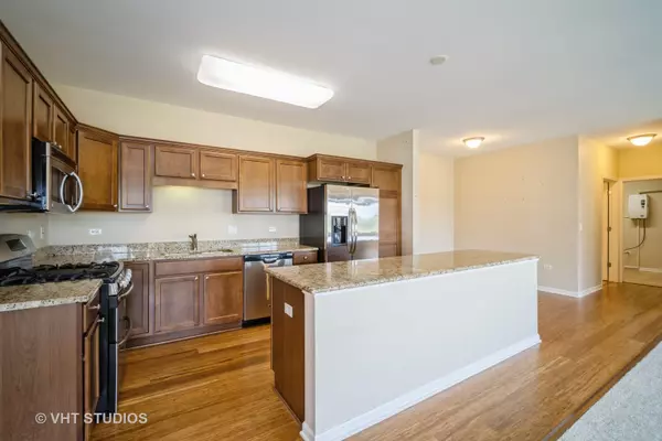 Northbrook, IL 60062,2220 Founders DR #316
