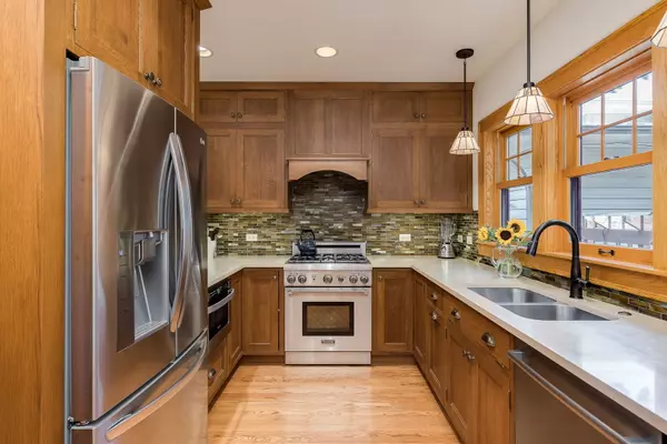 Oak Park, IL 60302,538 N East AVE
