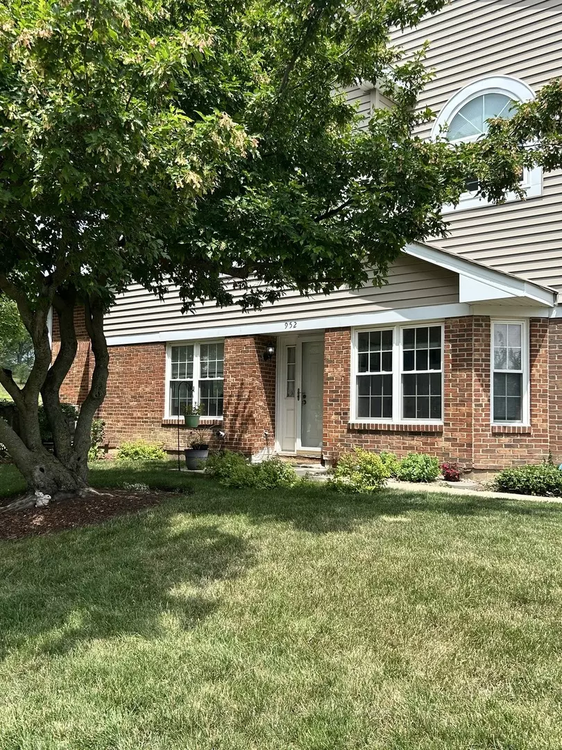 Arlington Heights, IL 60004,952 W Happfield DR #2828