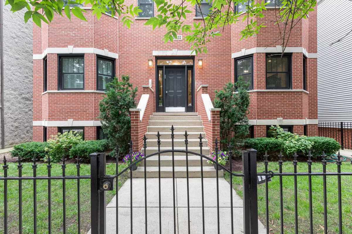 Chicago, IL 60618,3630 N Damen AVE #1N