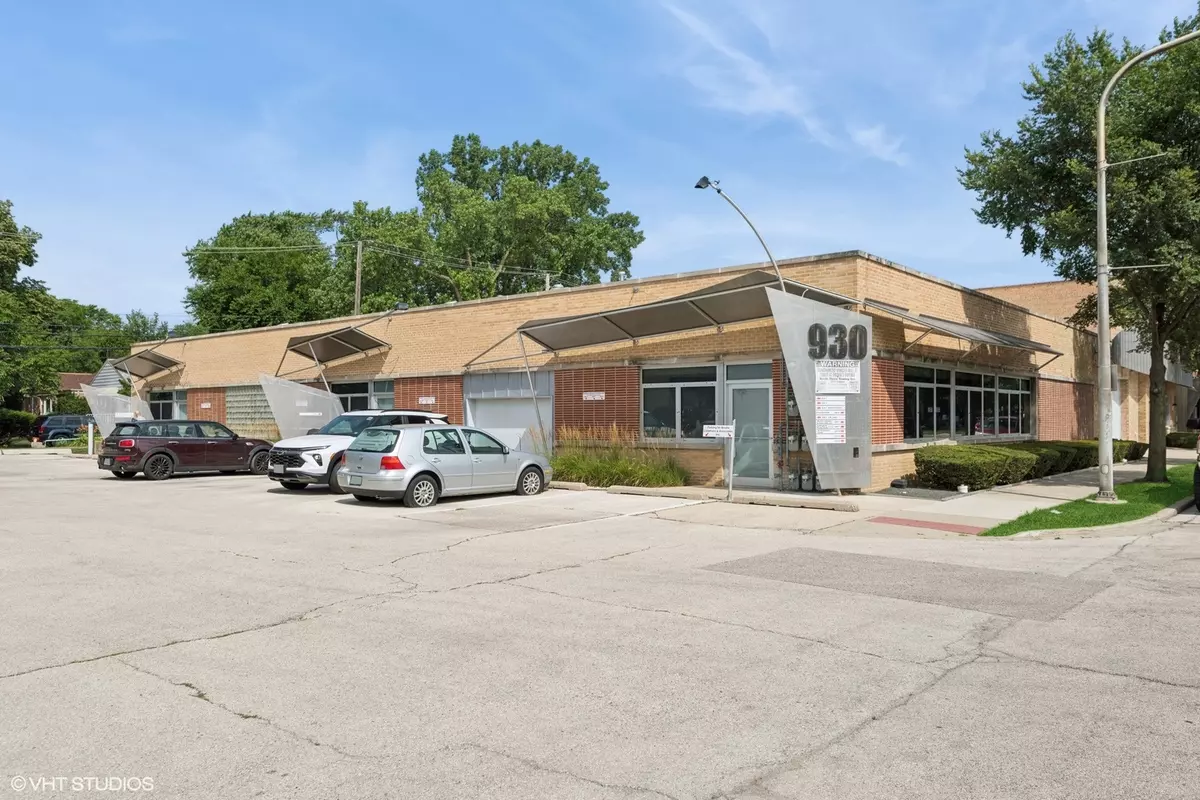 Evanston, IL 60202,930 Pitner AVE #3