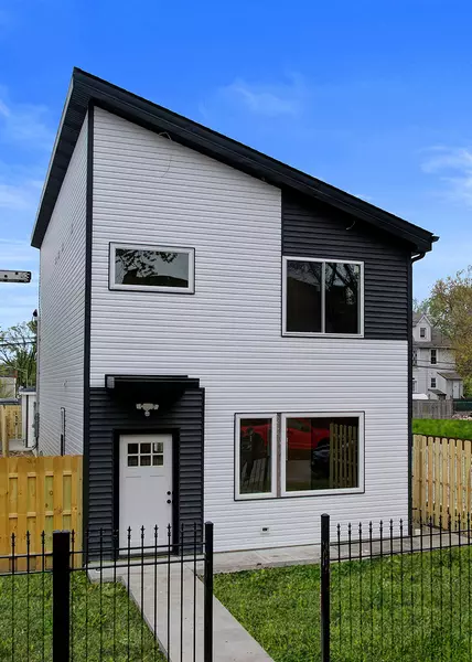 302 N Lockwood AVE, Chicago, IL 60644