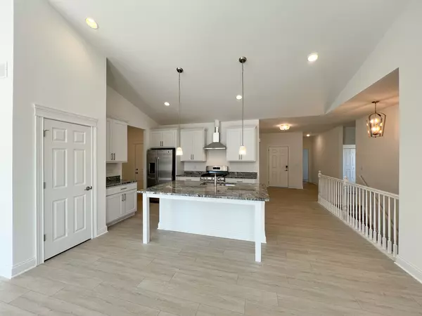 Hampshire, IL 60140,666 Savanna DR