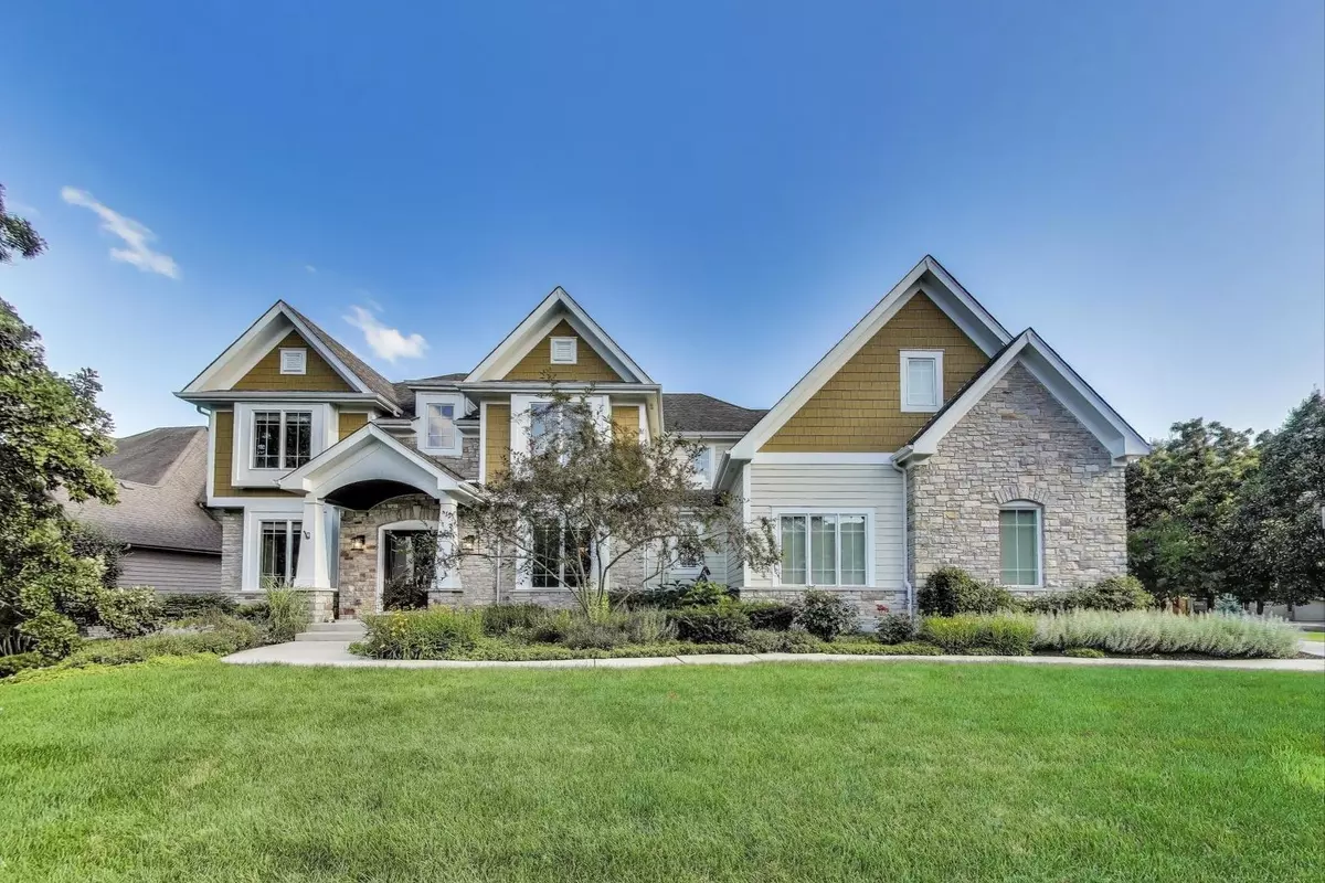 South Elgin, IL 60177,643 Oak LN