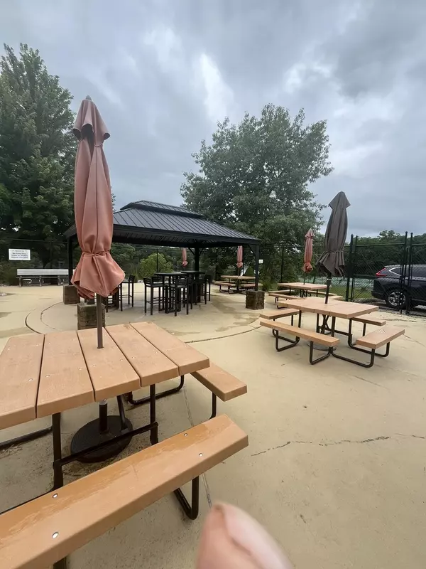 Putnam, IL 61560,28 Cedar LN
