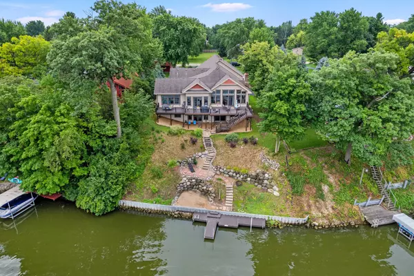 853 Lake Holiday DR, Lake Holiday, IL 60548