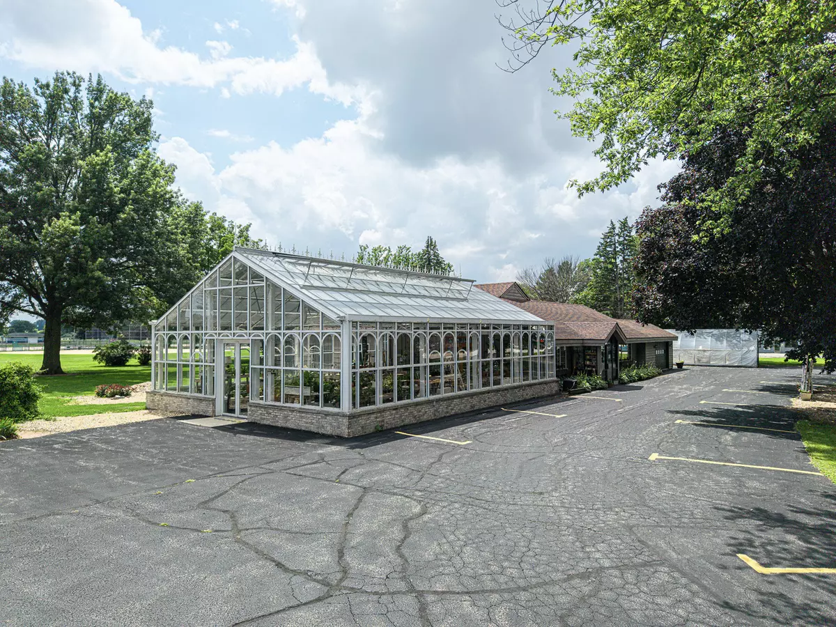 Sycamore, IL 60178,1126 E State ST