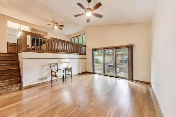 Bloomingdale, IL 60108,45 Castle Rock LN