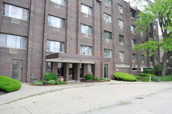 4624 N Commons DR #306E, Chicago, IL 60656