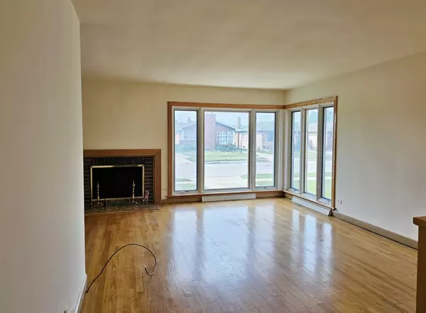 Evergreen Park, IL 60805,3132 W 101st PL