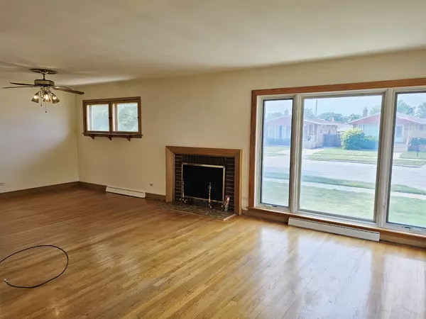 Evergreen Park, IL 60805,3132 W 101st PL