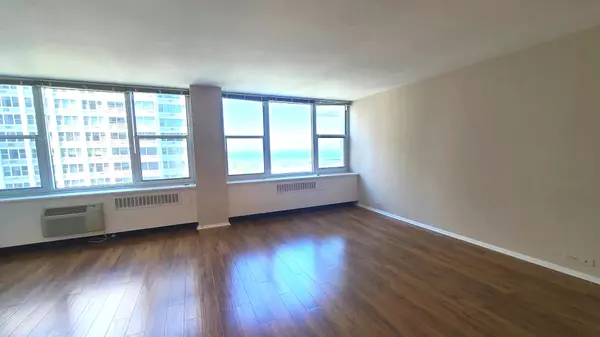 Chicago, IL 60613,4250 N Marine DR #1803
