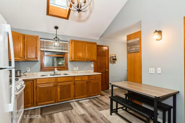 Mchenry, IL 60051,1506 N River RD