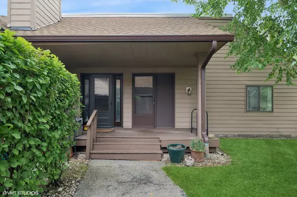3377 BEACON ST #4, North Chicago, IL 60064