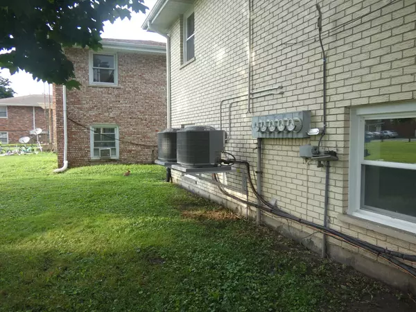 Kankakee, IL 60901,241 S Small AVE #3