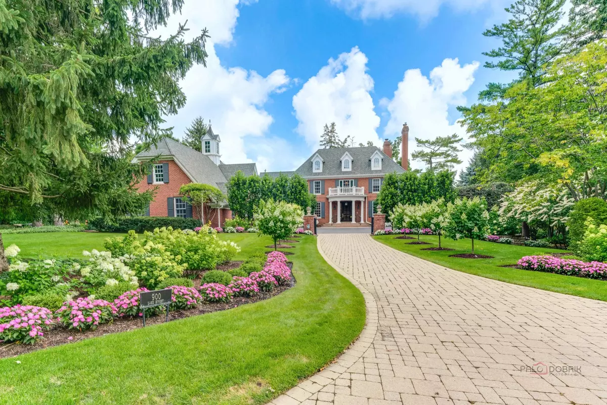 Libertyville, IL 60048,900 Lake ST