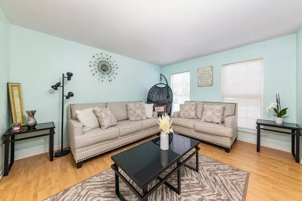 Bolingbrook, IL 60440,168 PENNY LN