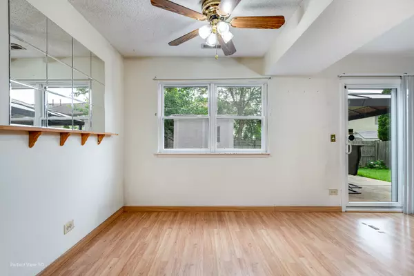 Hanover Park, IL 60133,1415 N Merrimac LN #1415