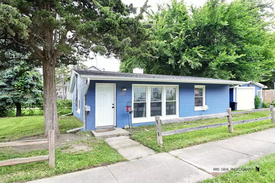 1000 Pine ST, Waukegan, IL 60085