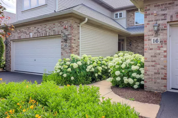 North Aurora, IL 60542,20 Oak Creek CT