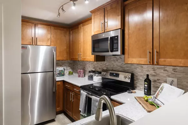 Schaumburg, IL 60173,1700 Lincoln Meadows CIR #612