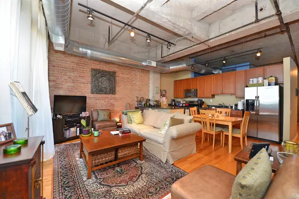 Chicago, IL 60610,900 N Kingsbury ST #816