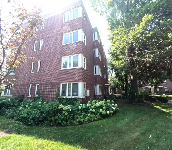 7200 Oak AVE #4SW, River Forest, IL 60305