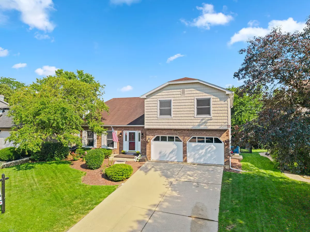 Bartlett, IL 60103,140 Amherst DR