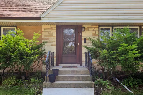 Park Ridge, IL 60068,823 Rowe AVE