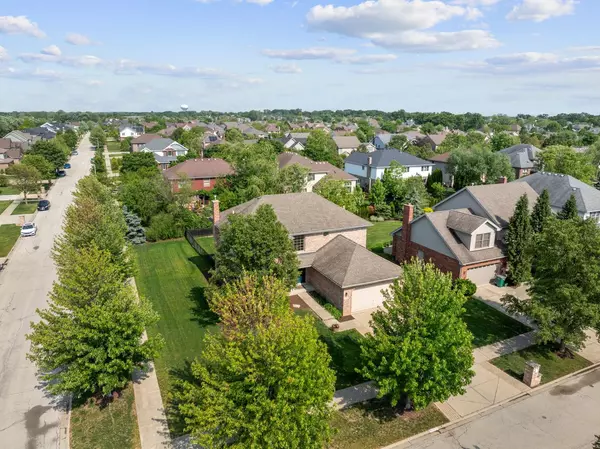 Lemont, IL 60439,1215 Pendleton DR