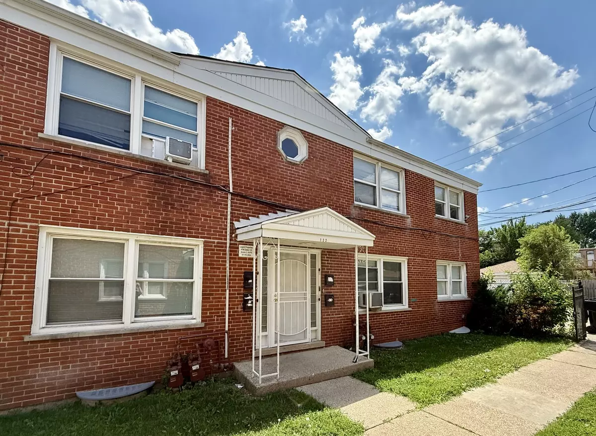 Chicago, IL 60644,122 N Menard AVE #1A