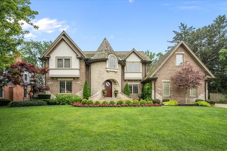 1329 Glenwood AVE, Glenview, IL 60025