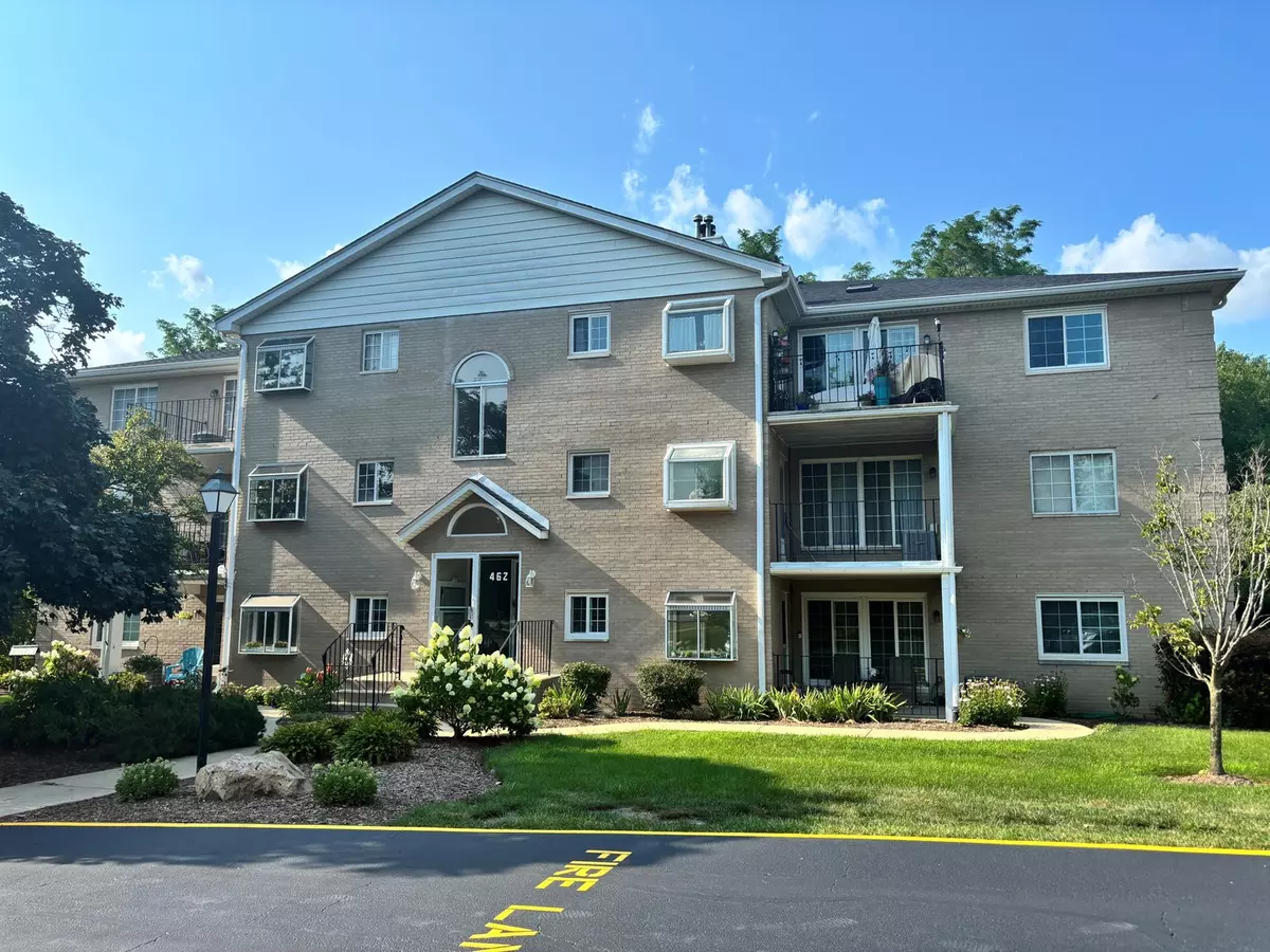 Carol Stream, IL 60188,462 S President ST #304