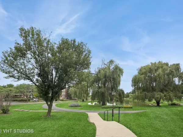 Elk Grove Village, IL 60007,805 Leicester RD #116