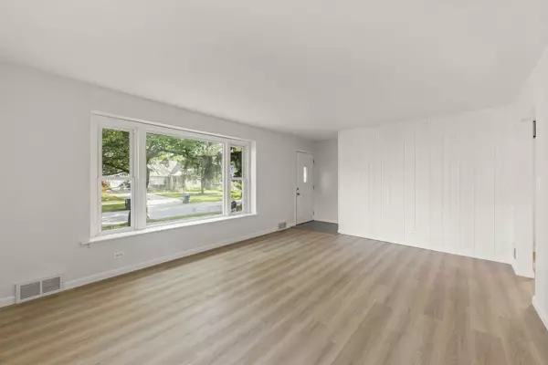 Homewood, IL 60430,1741 Pine RD