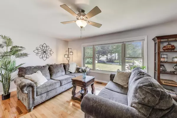 Woodridge, IL 60517,8307 Chelsea LN