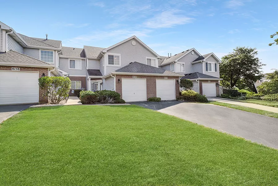 8156 Ripple Ridge DR, Darien, IL 60561