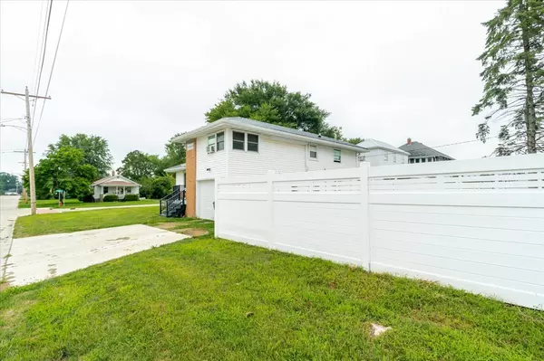 Heyworth, IL 61745,310 W Prairie ST
