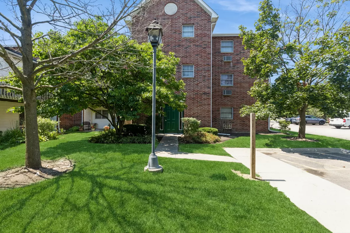 Woodstock, IL 60098,551 Leah LN #3F