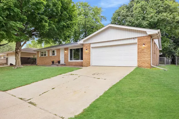 Normal, IL 61761,210 Arlington DR