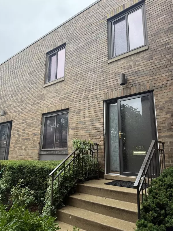 1800 N LARRABEE AVE #1800, Chicago, IL 60614