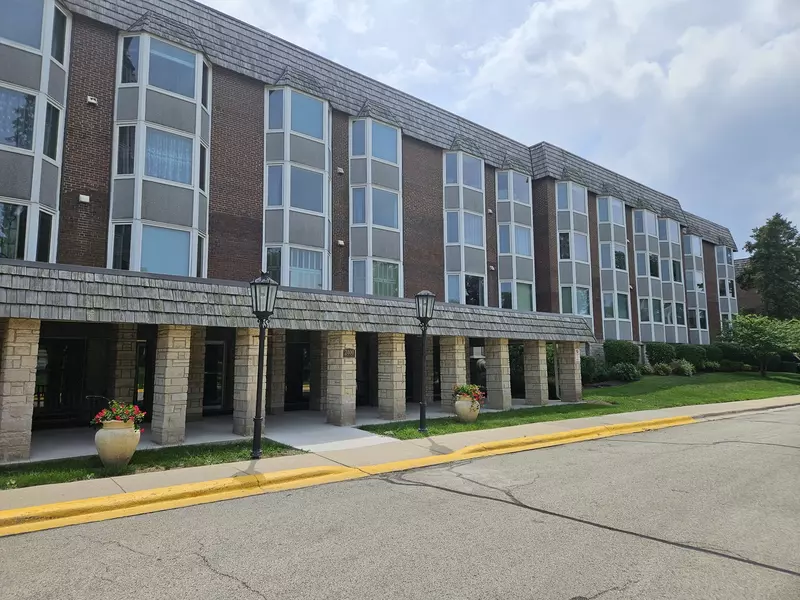 2400 Windsor Mall #1E, Park Ridge, IL 60068