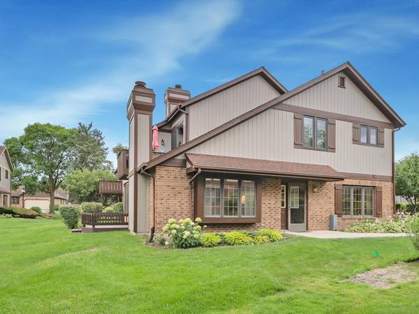 13323 S Oak Hills Pkwy S #3, Palos Heights, IL 60463