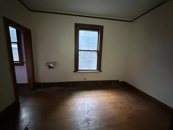 Chicago, IL 60617,Address not disclosed