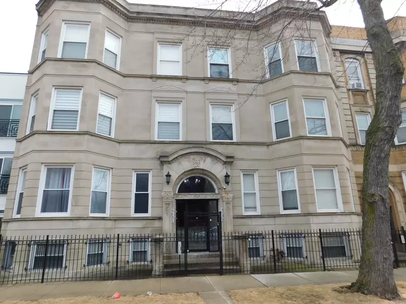 5837 S Calumet AVE #2S, Chicago, IL 60637