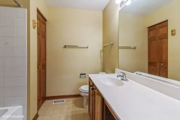 Naperville, IL 60563,2418 Oneida LN #2418