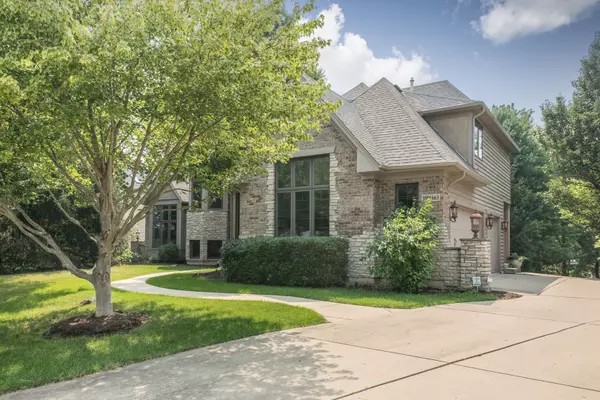 St. Charles, IL 60175,39W663 Henry David Thoreau PL